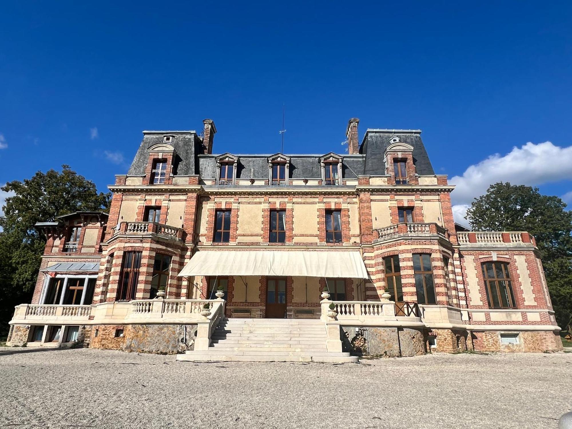 Chateau De Crenille -Appartements Chaumes-en-Brie Buitenkant foto